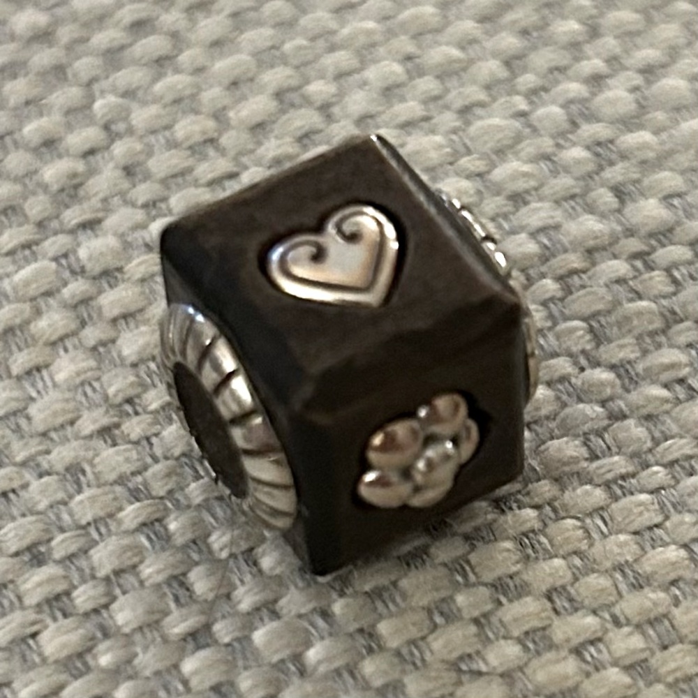 Brighton Madera Cube Bead